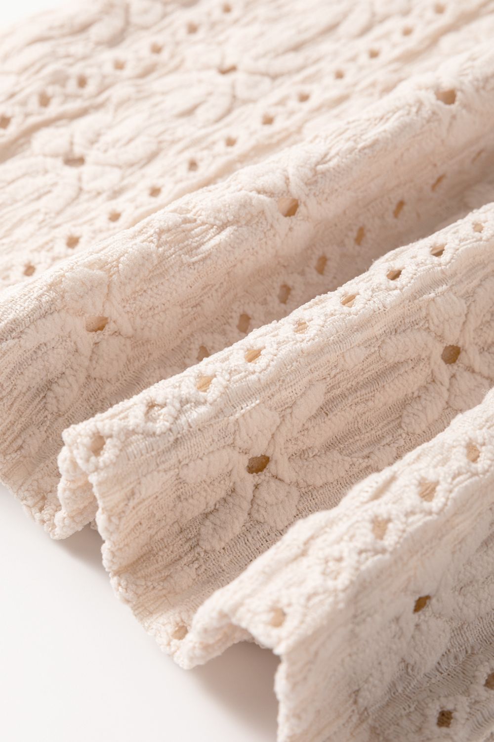 Contrast Trim Eyelet Shell Top