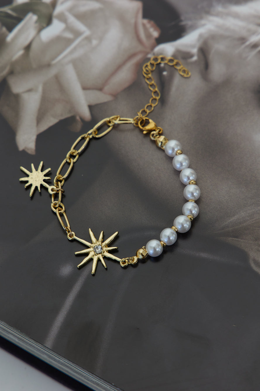 Women's gold star beaded chain bracelet — detail view