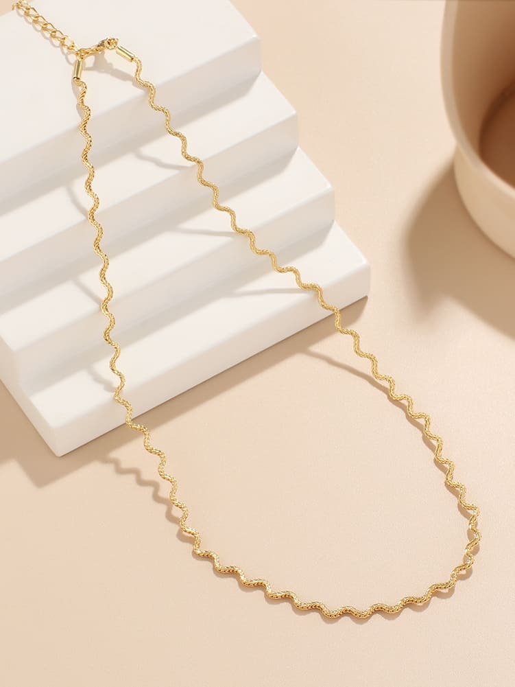 Women's chunky gold textured wave chain necklace — alternate angle