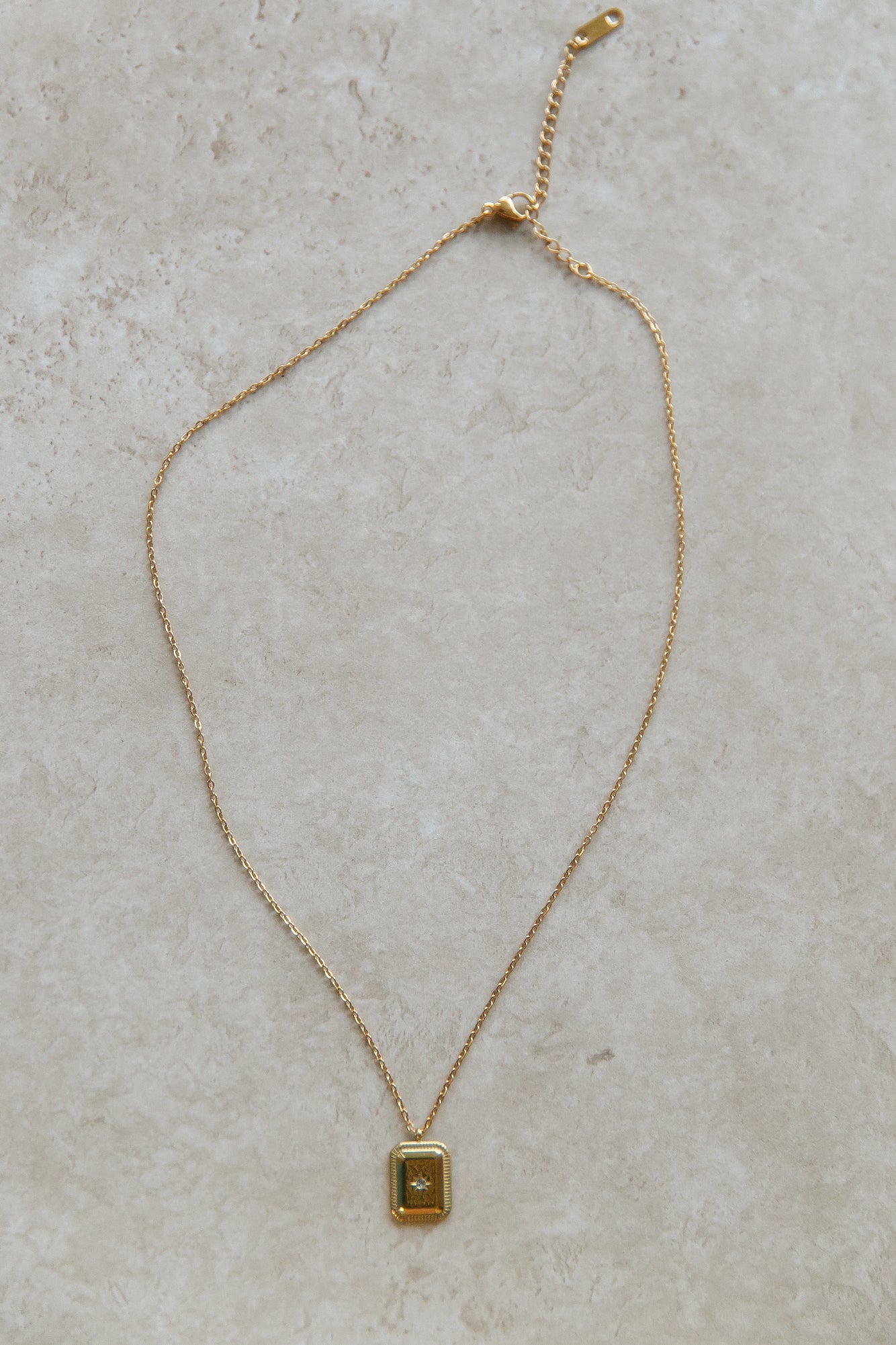 Women's gold thin chain pendant necklace