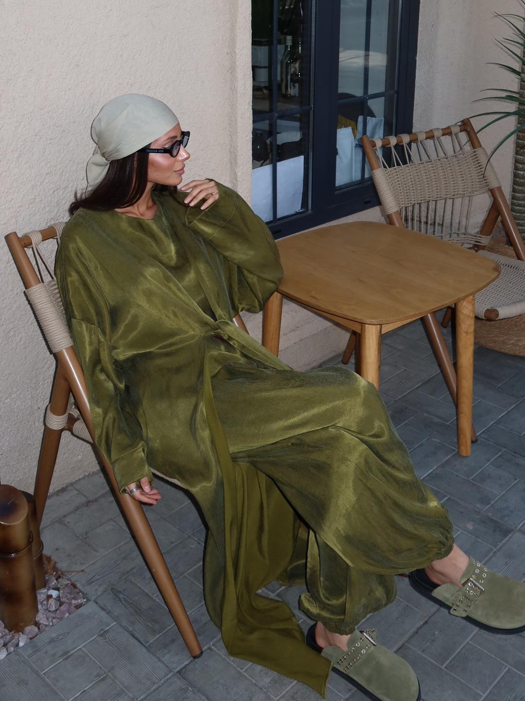 Women's green cupra T-shirt, wide-leg pants and cape set — full length