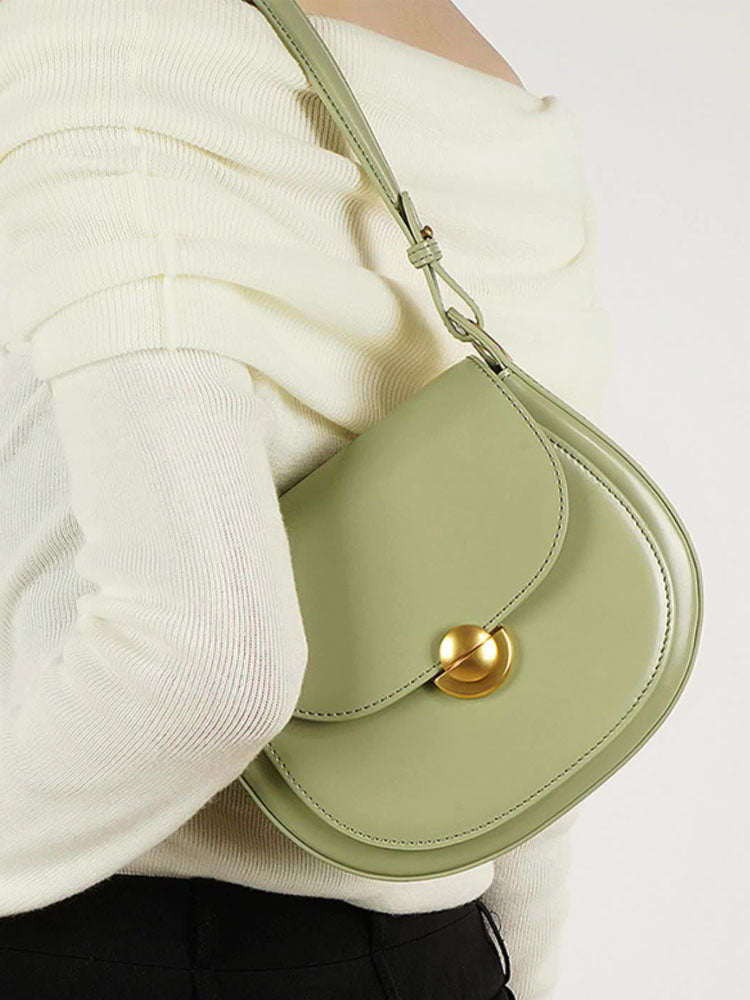 Women's leather saddle crossbody bag