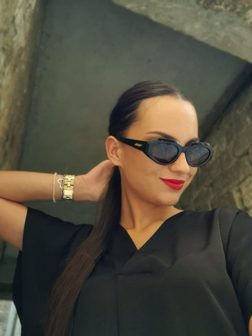 Women's oval acetate sunglasses