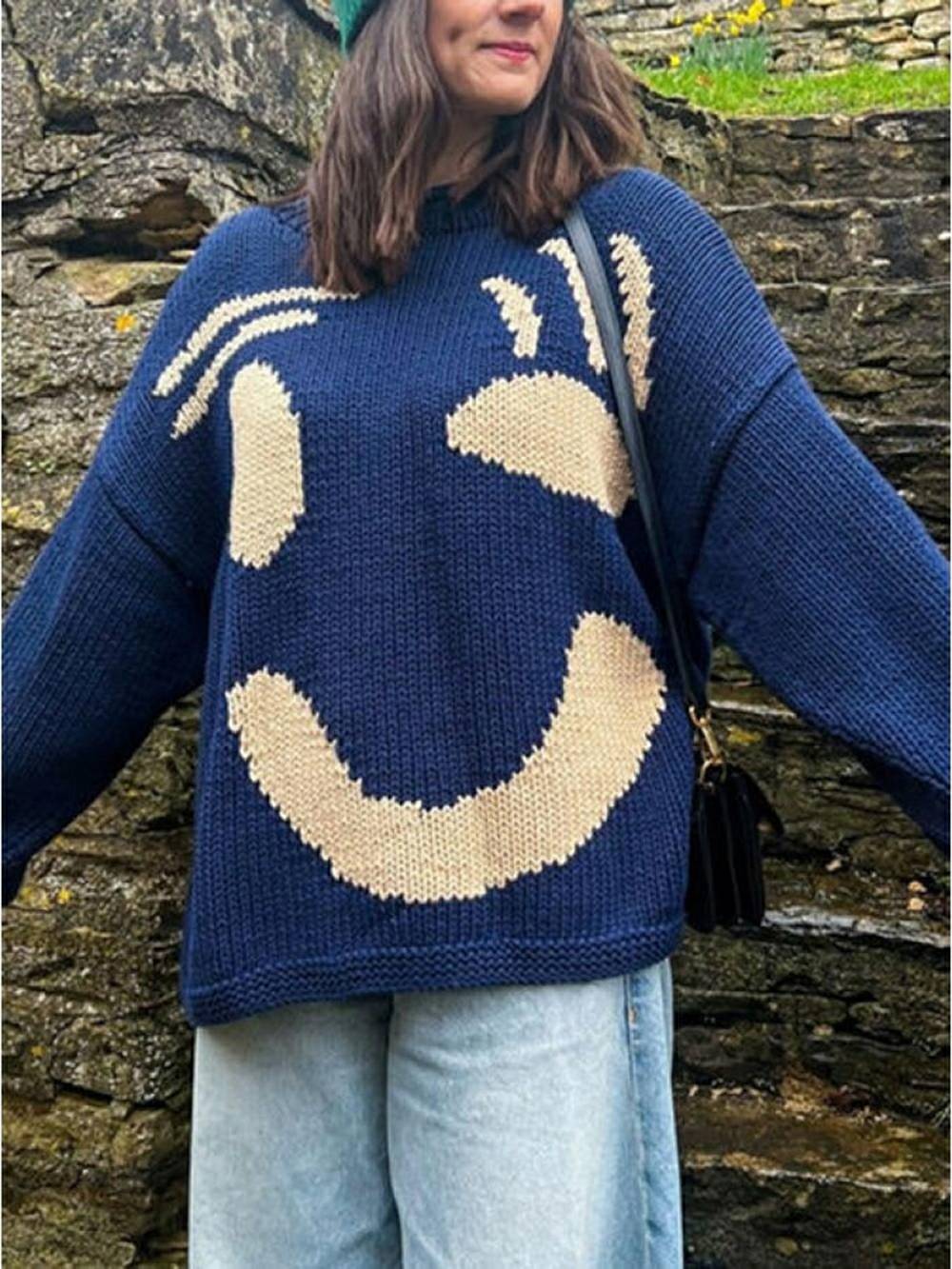 Women's oversized boyfriend knit jumper — full length