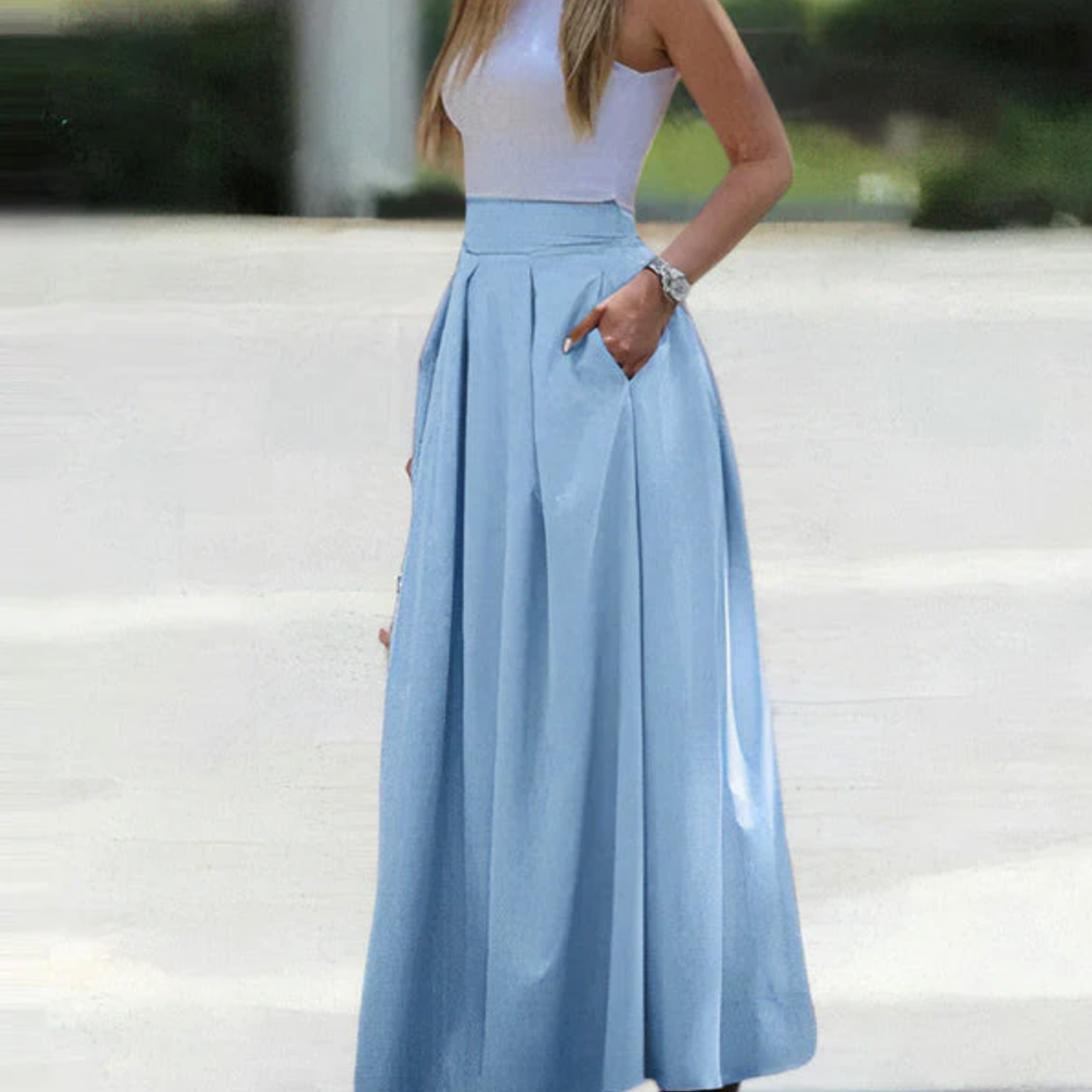 Women's pleated maxi skirt