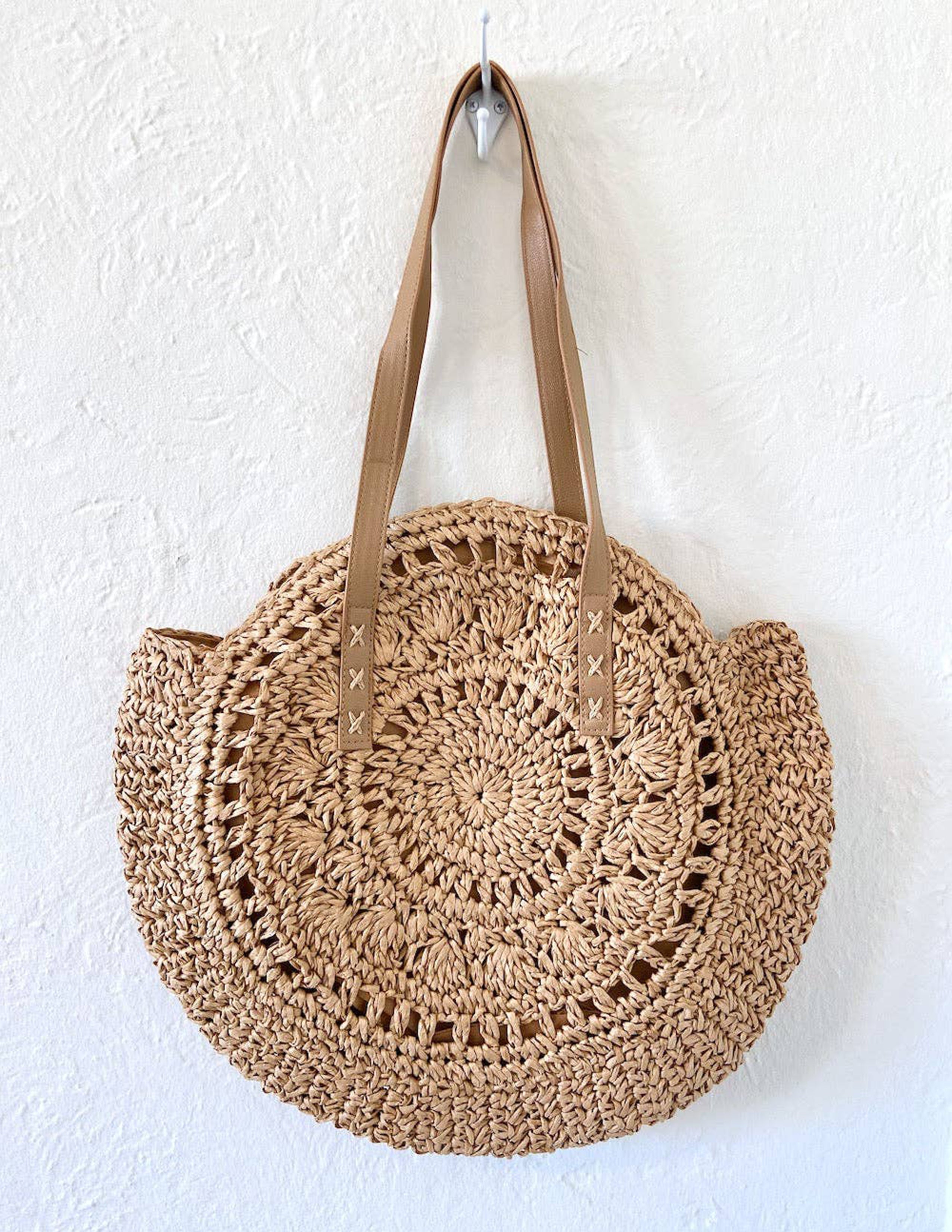 Women's Round Straw Tote Bag