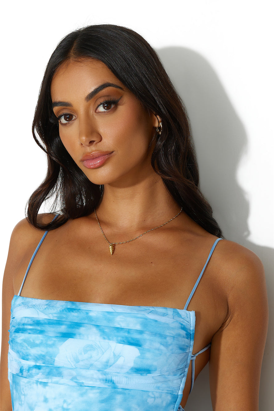 Women's Seashell Pendant Necklace — detail view