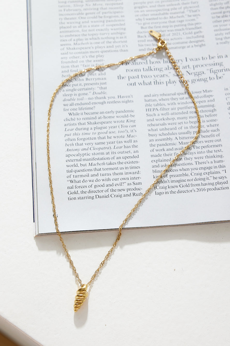 Women's Seashell Pendant Necklace — detail view