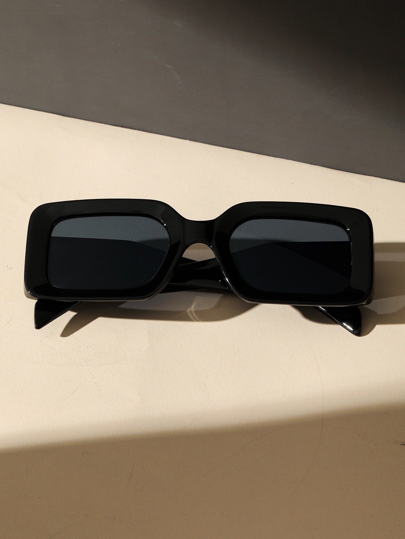 Women's square plastic-frame sunglasses