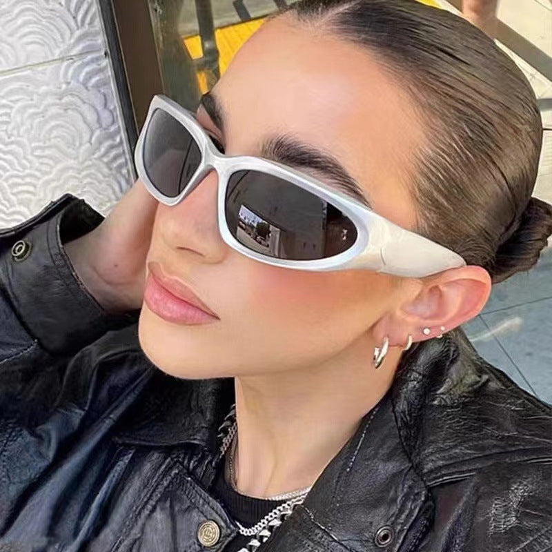 Women's Y2K shield-style sunglasses