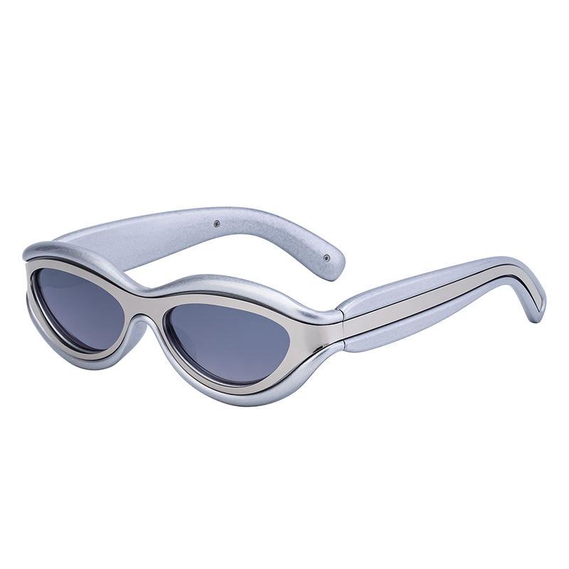 Soft White round steampunk sunglasses by Emyri with smoke gradient lenses