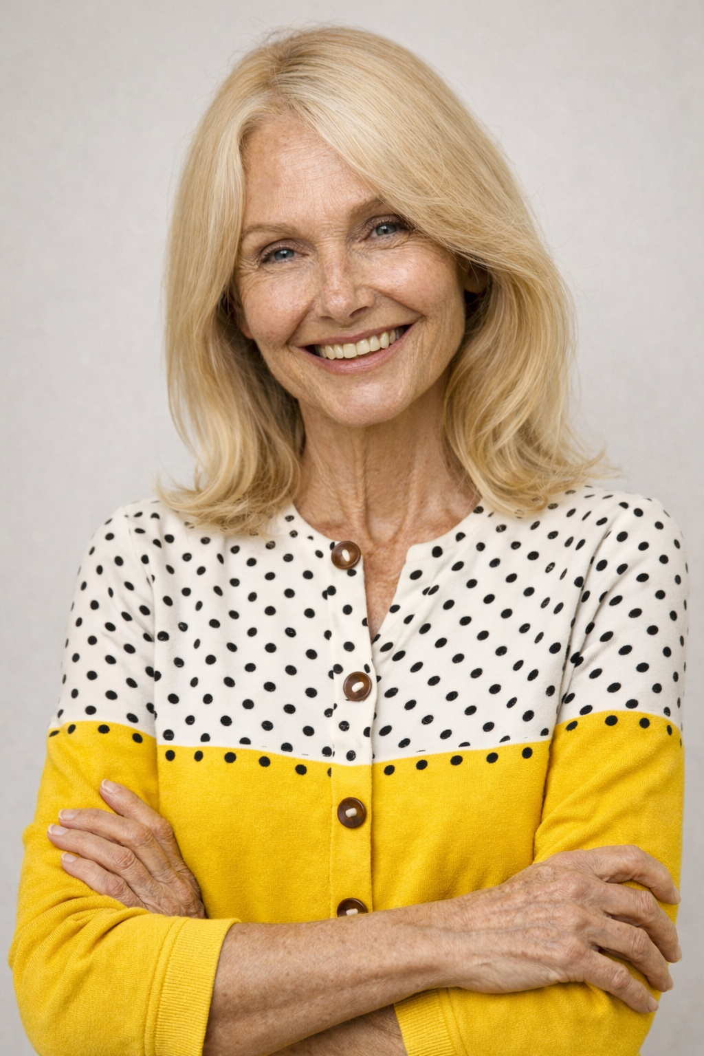 Women’s Vintage-Inspired Polyester Cardigan Sweater — Timeless, Cozy Knitwear for Everyday Elegance