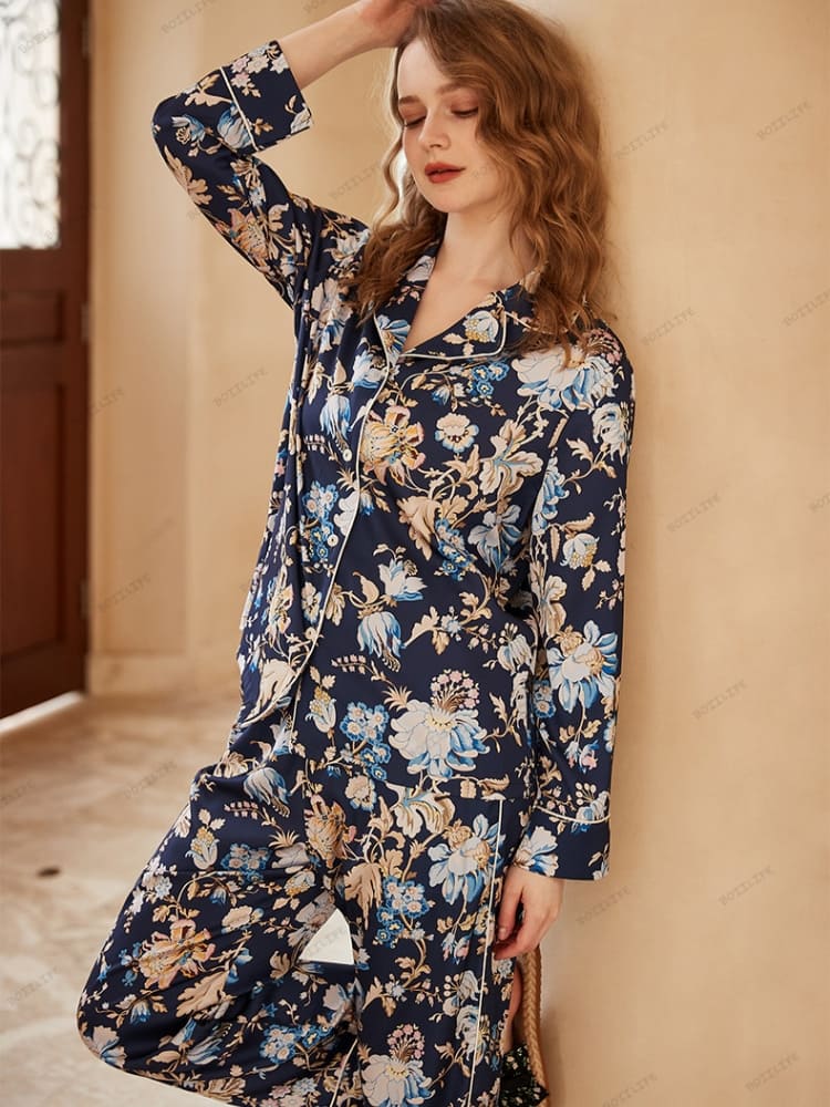Women's blue begonia floral print pajama set — detail