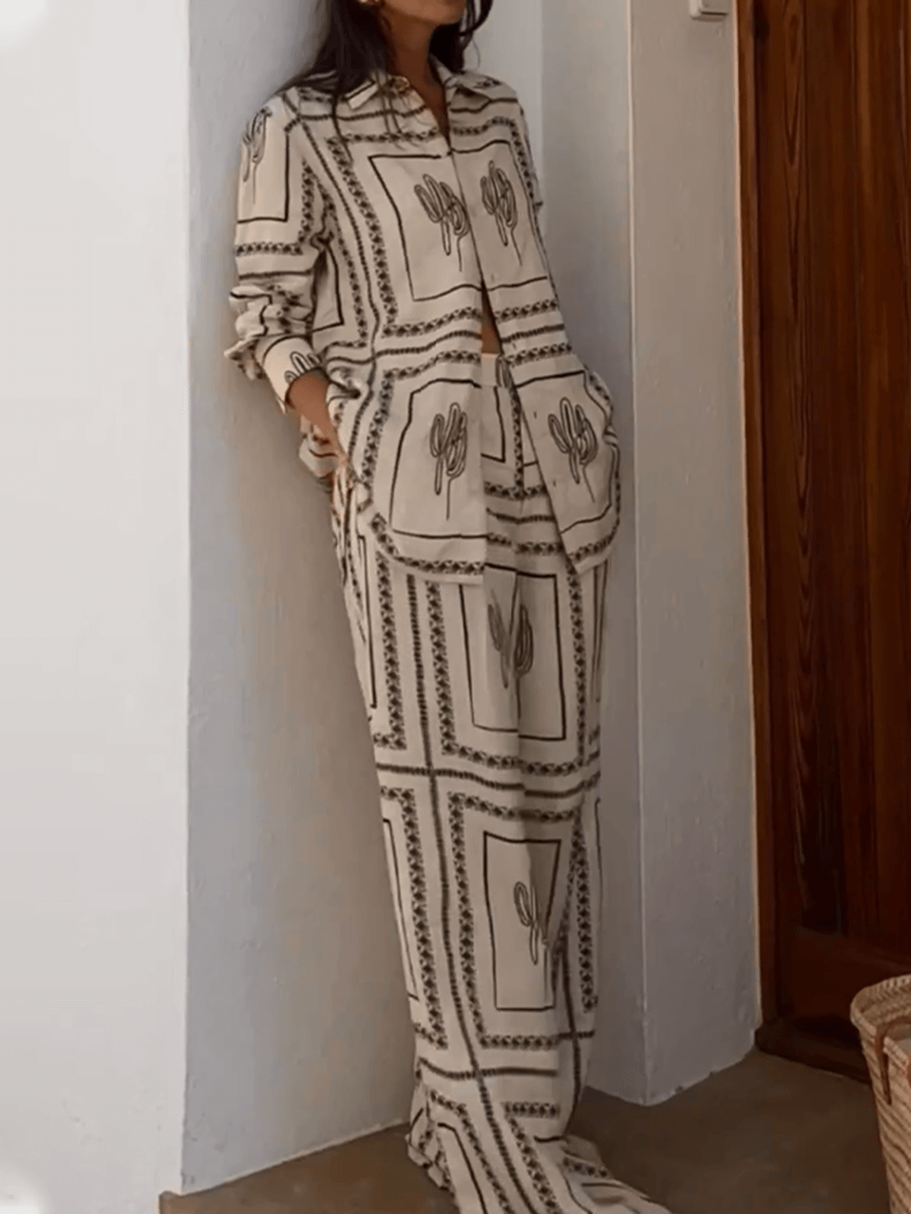 Women's beige geometric print two-piece set