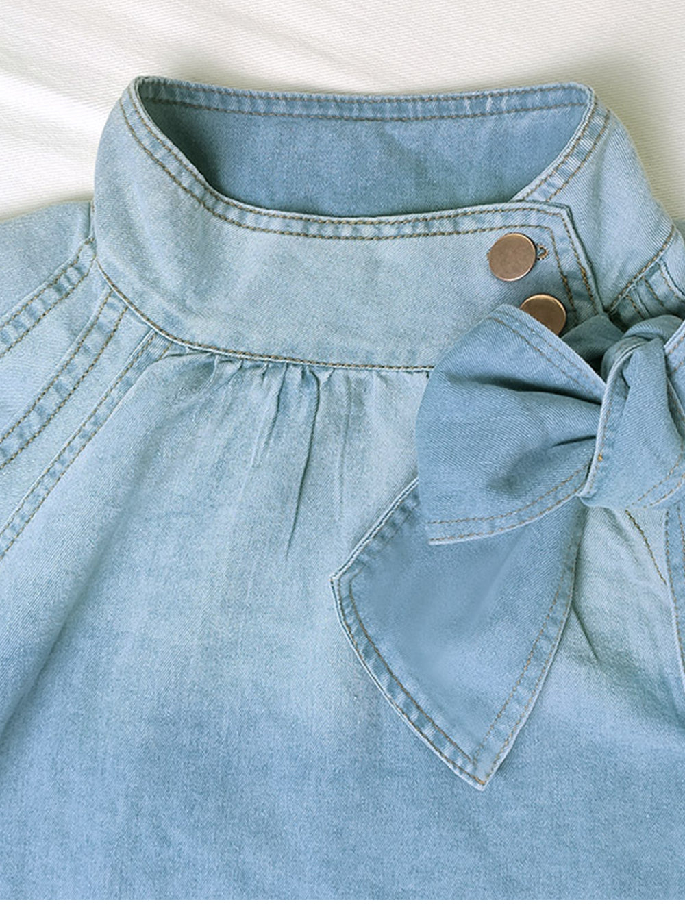 Women's blue denim puff sleeve crop shirt, loose fit — alternate angle
