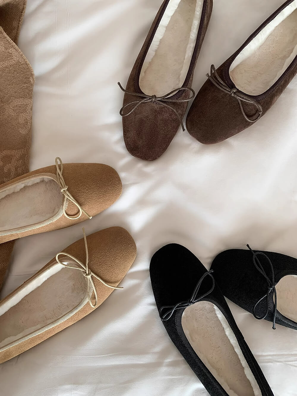 Women's bow detail ballet flats — side view