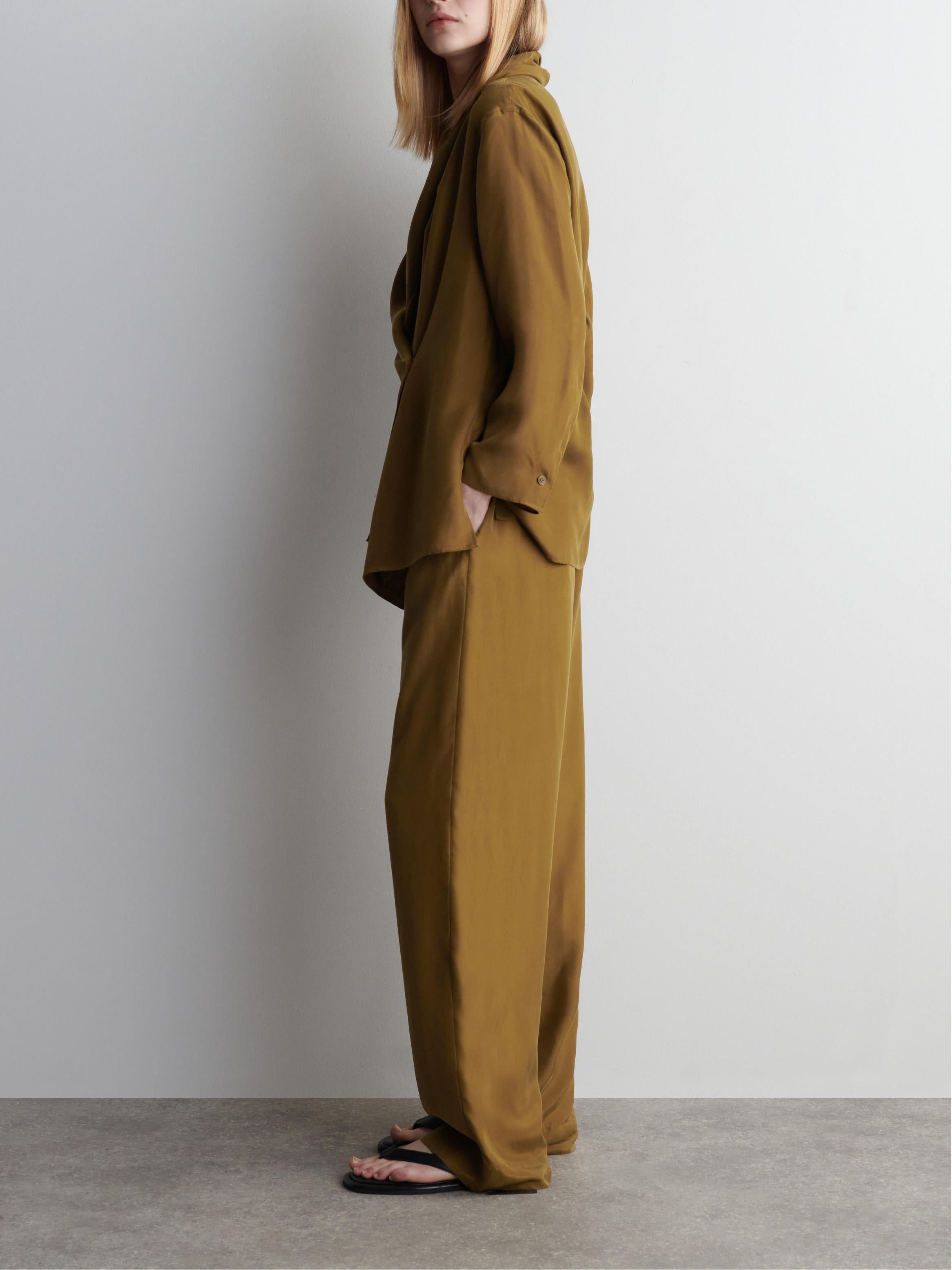 Women's brown shawl lapel pant suit set — alternate angle