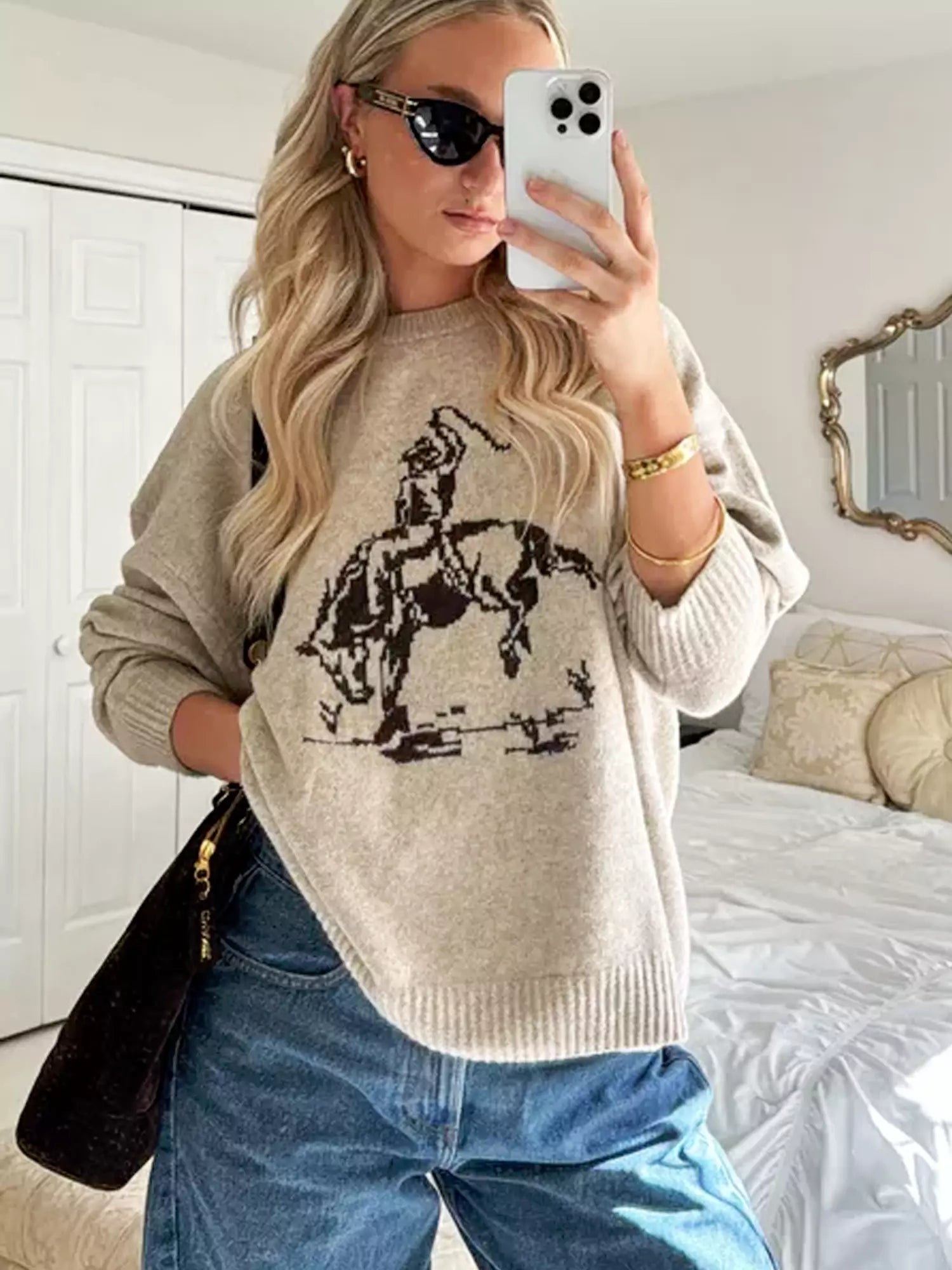 Women's cowboy graphic crew sweater in beige