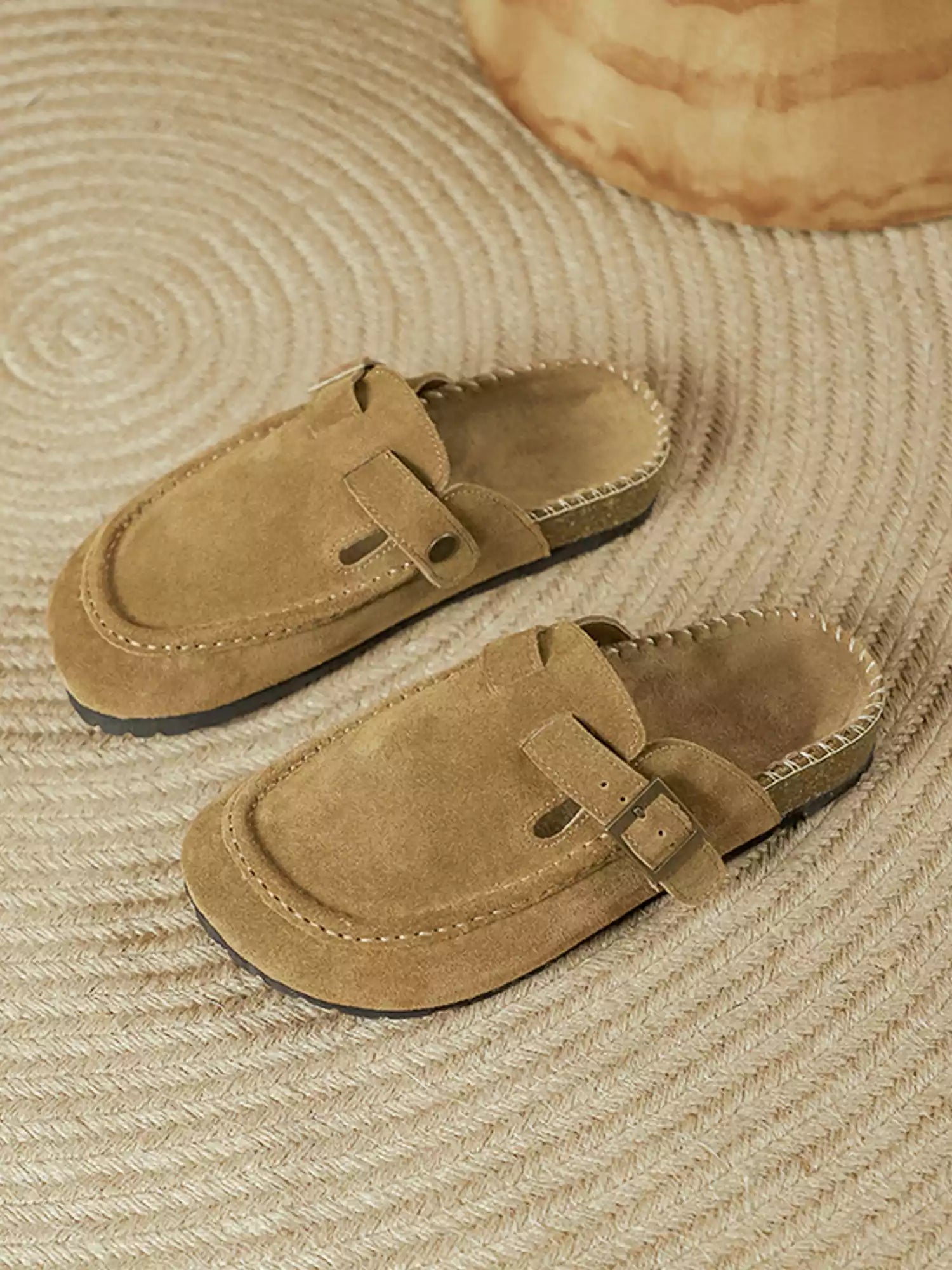 Women's cushioned closed-toe mules - side profile