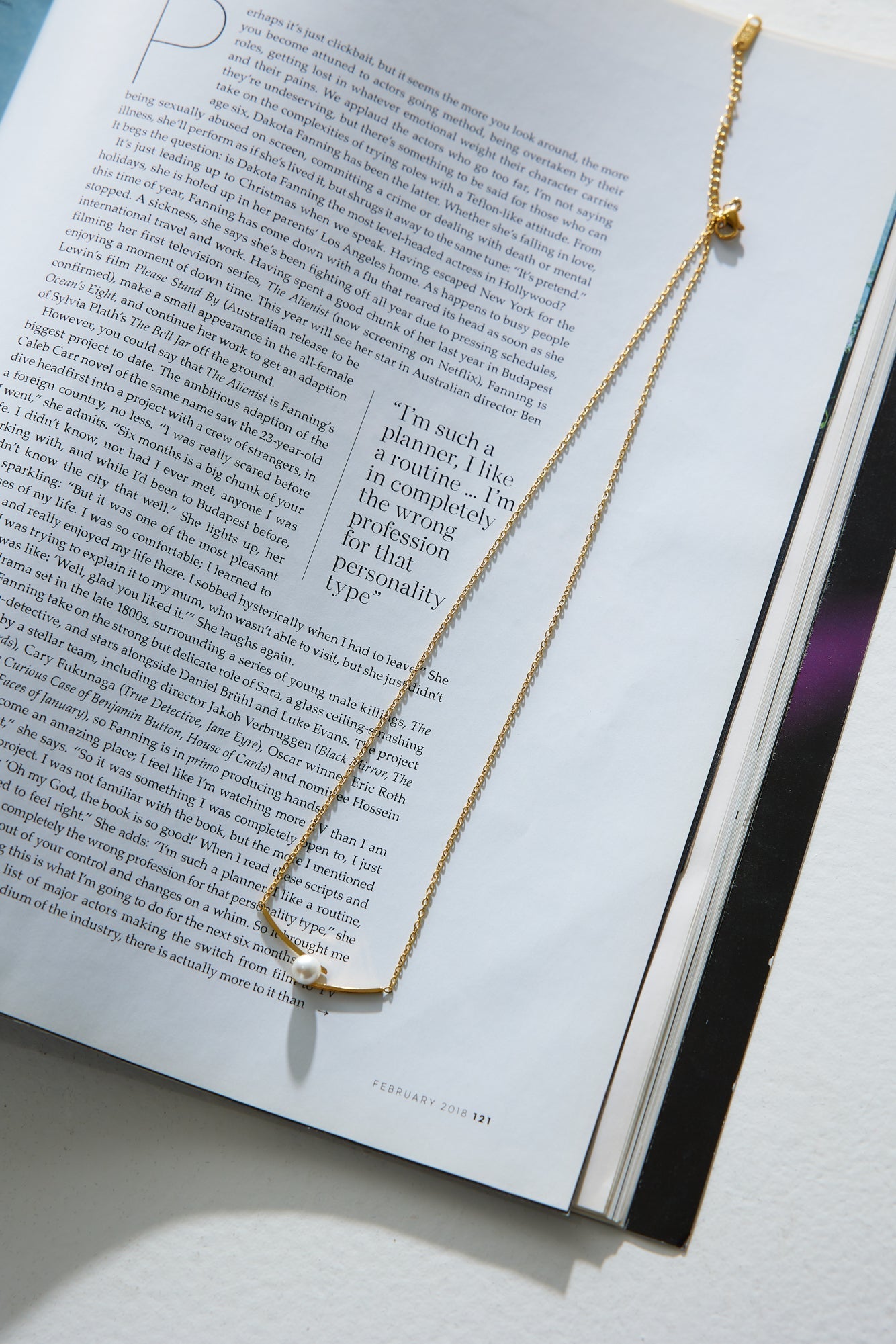 Women's gold dainty pearl necklace