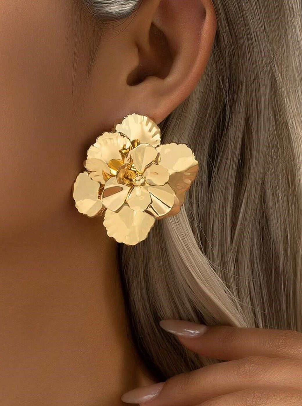 Women's gold flower earrings