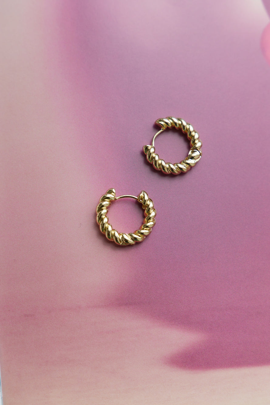Women's gold-plated twist hoop earrings