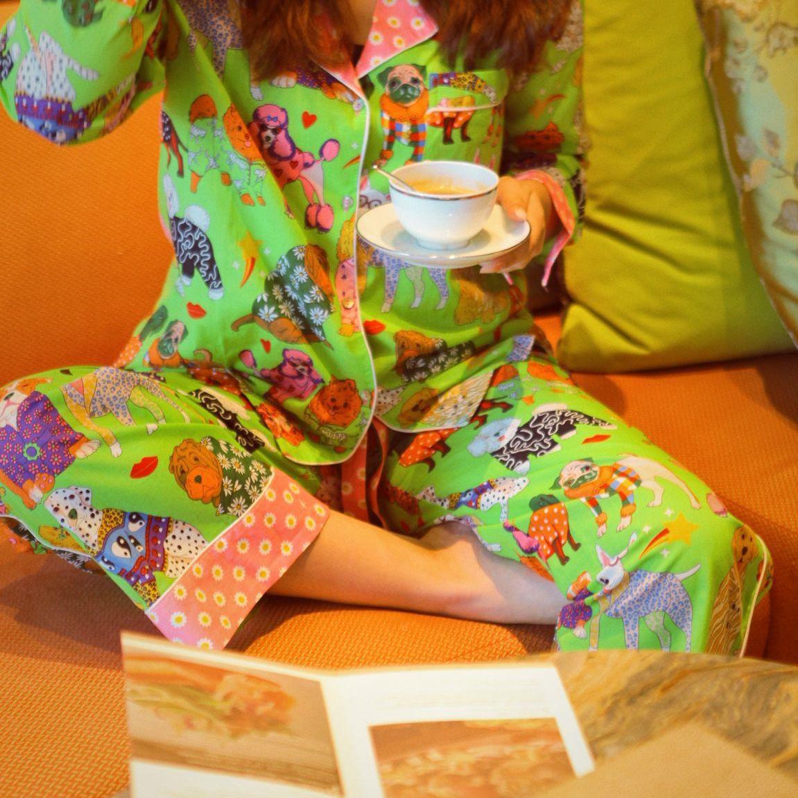 Women's green illustrated print pajama set — alternate angle