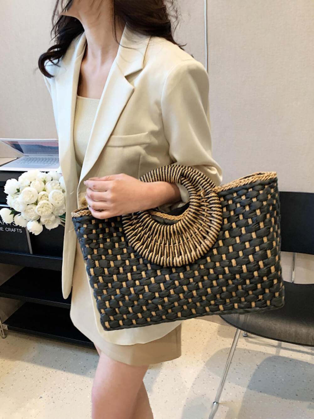 Women's handmade straw beach bag