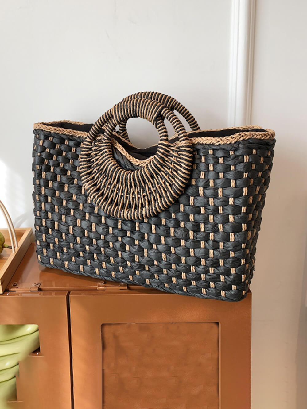 Women's handmade straw beach bag