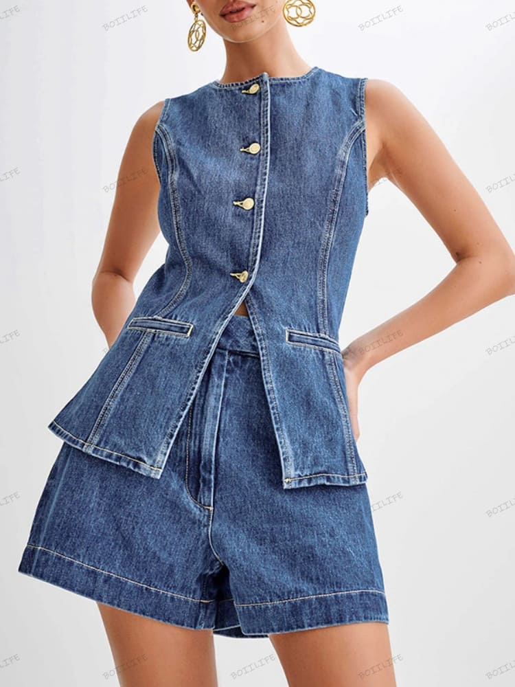 Women's high-waisted denim shorts set — fabric detail