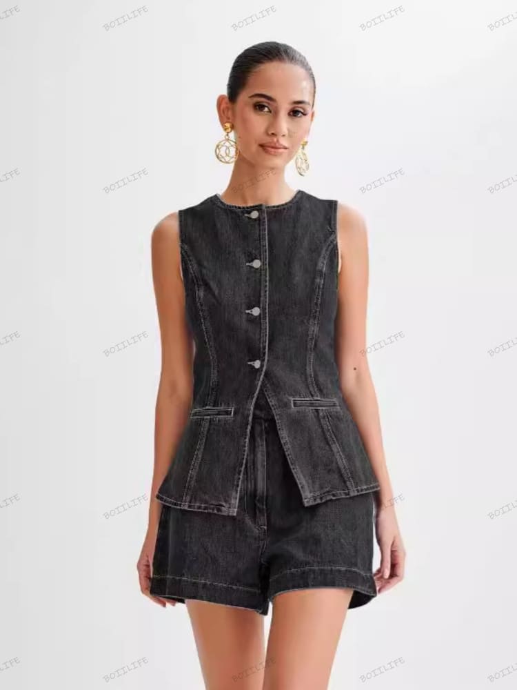 Women's high-waisted denim shorts set
