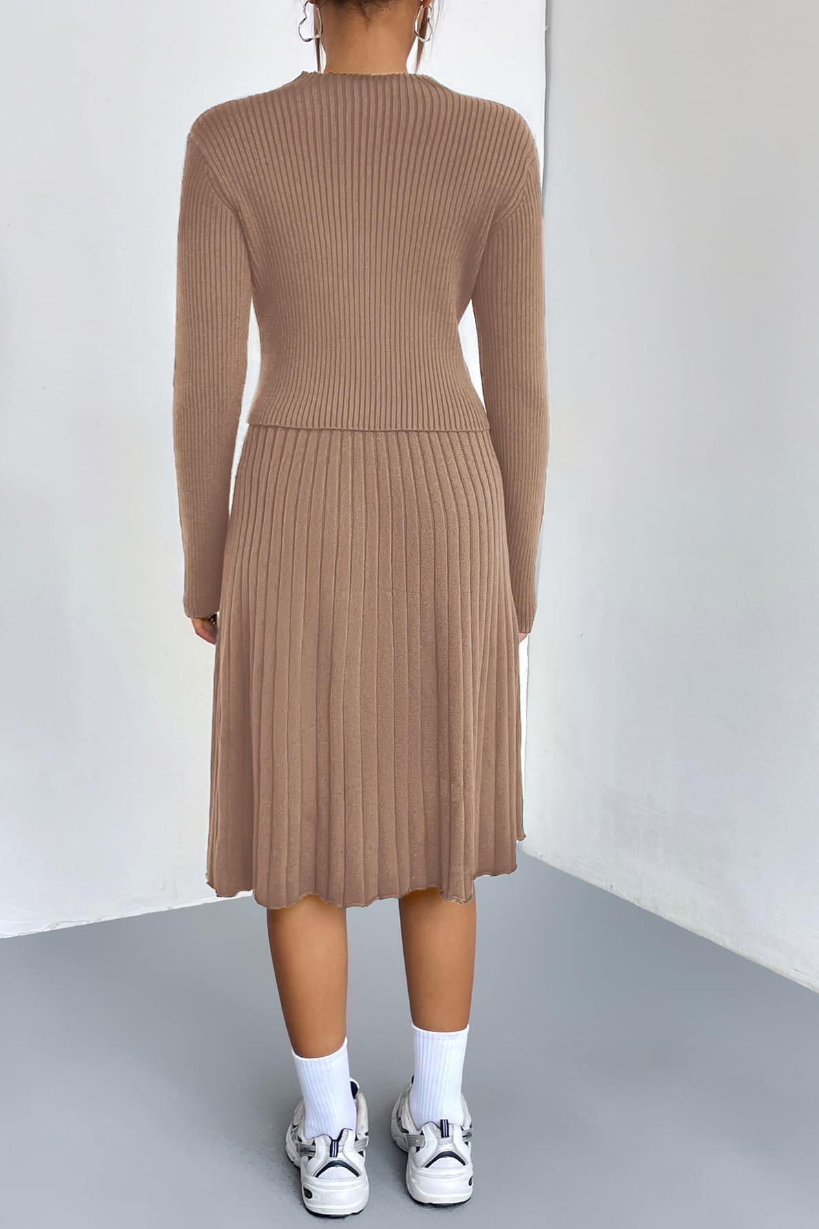 Women's A-line knit sweater skirt set — detail