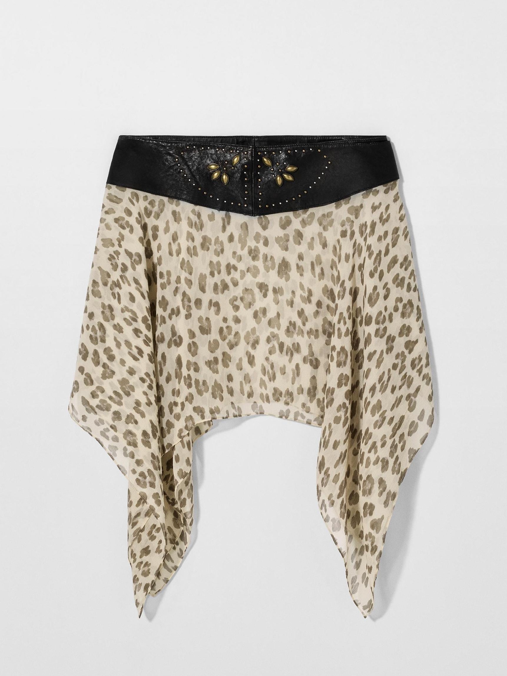 Women's leopard print asymmetrical mini skirt — side detail