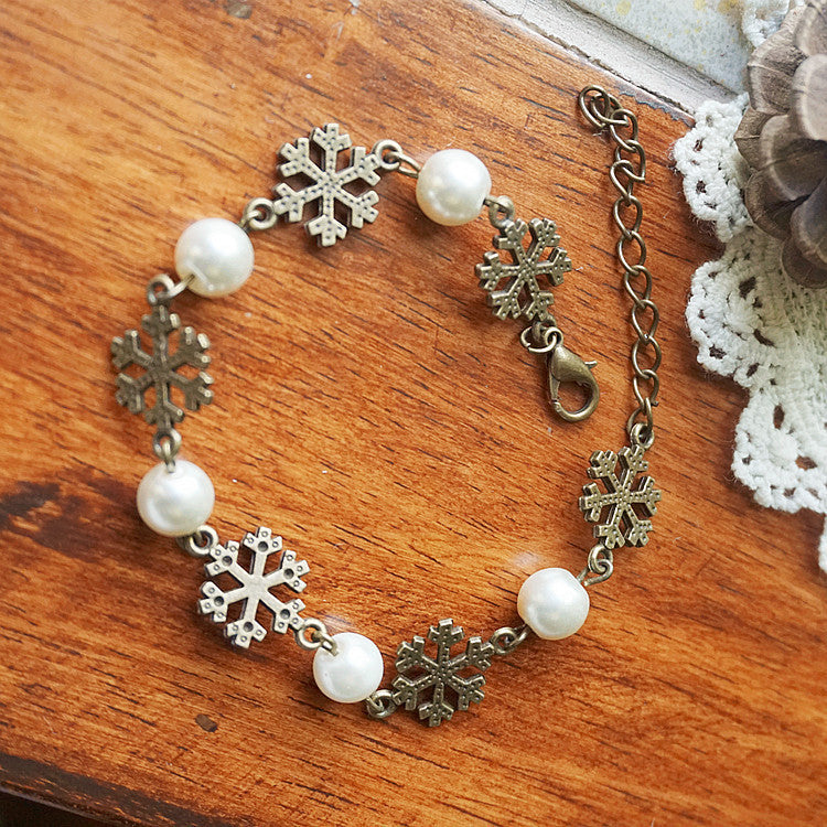 Women's nature charm bracelet — detail view