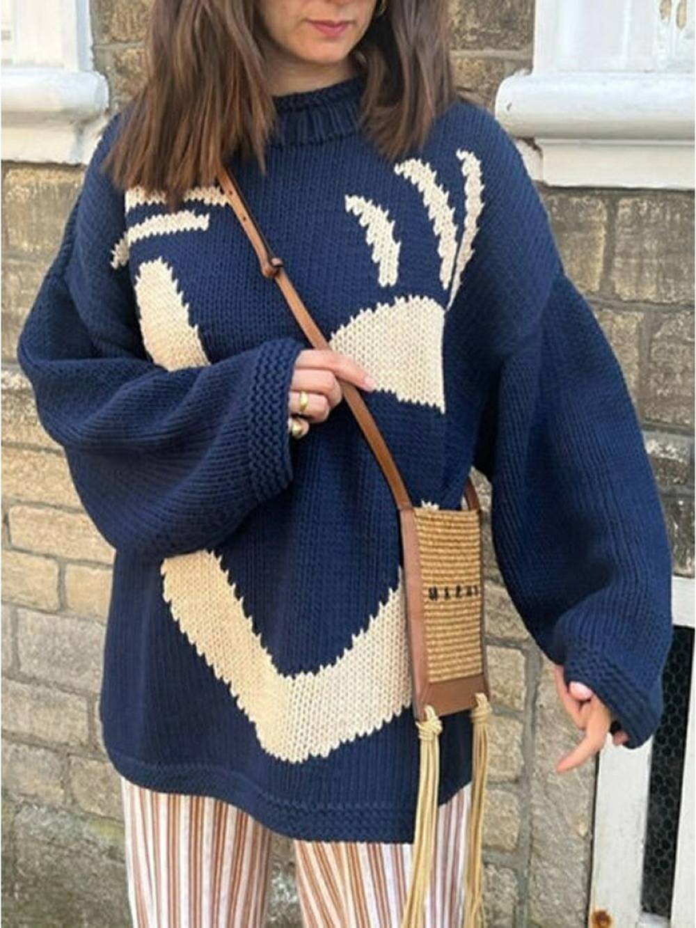 Women's oversized boyfriend knit jumper — close-up