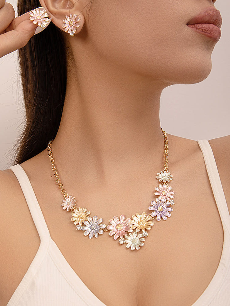 Women's pastel enamel daisy charm necklace