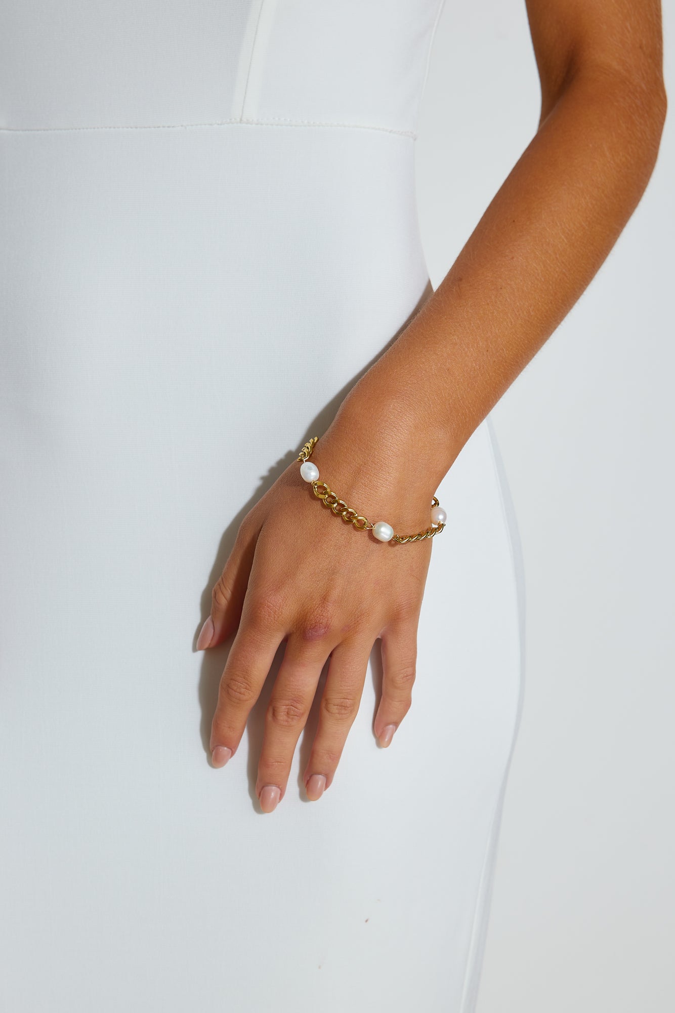 Women's Pearl Detail Chain Bracelet — detail view