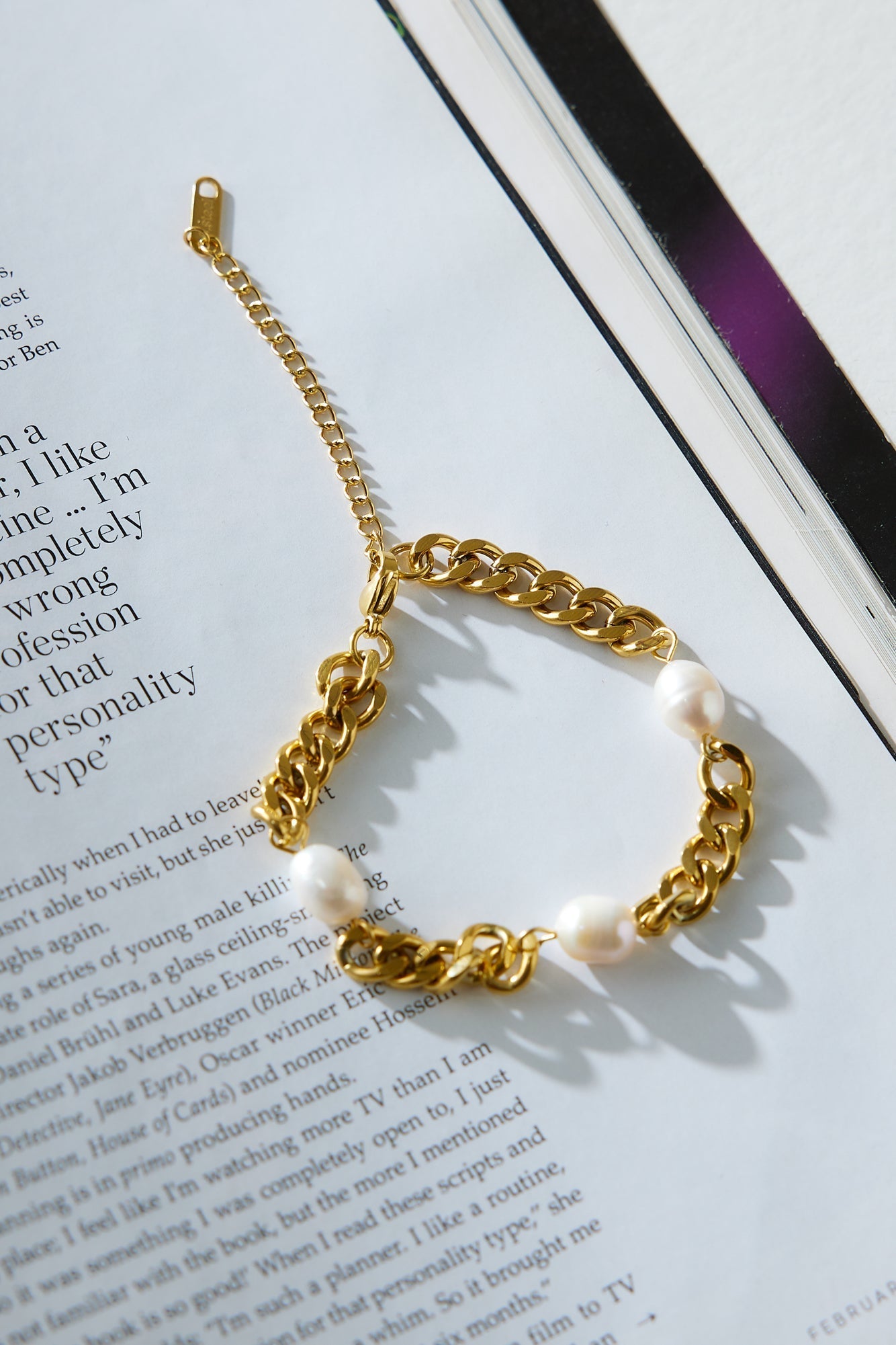 Women's Pearl Detail Chain Bracelet — detail view