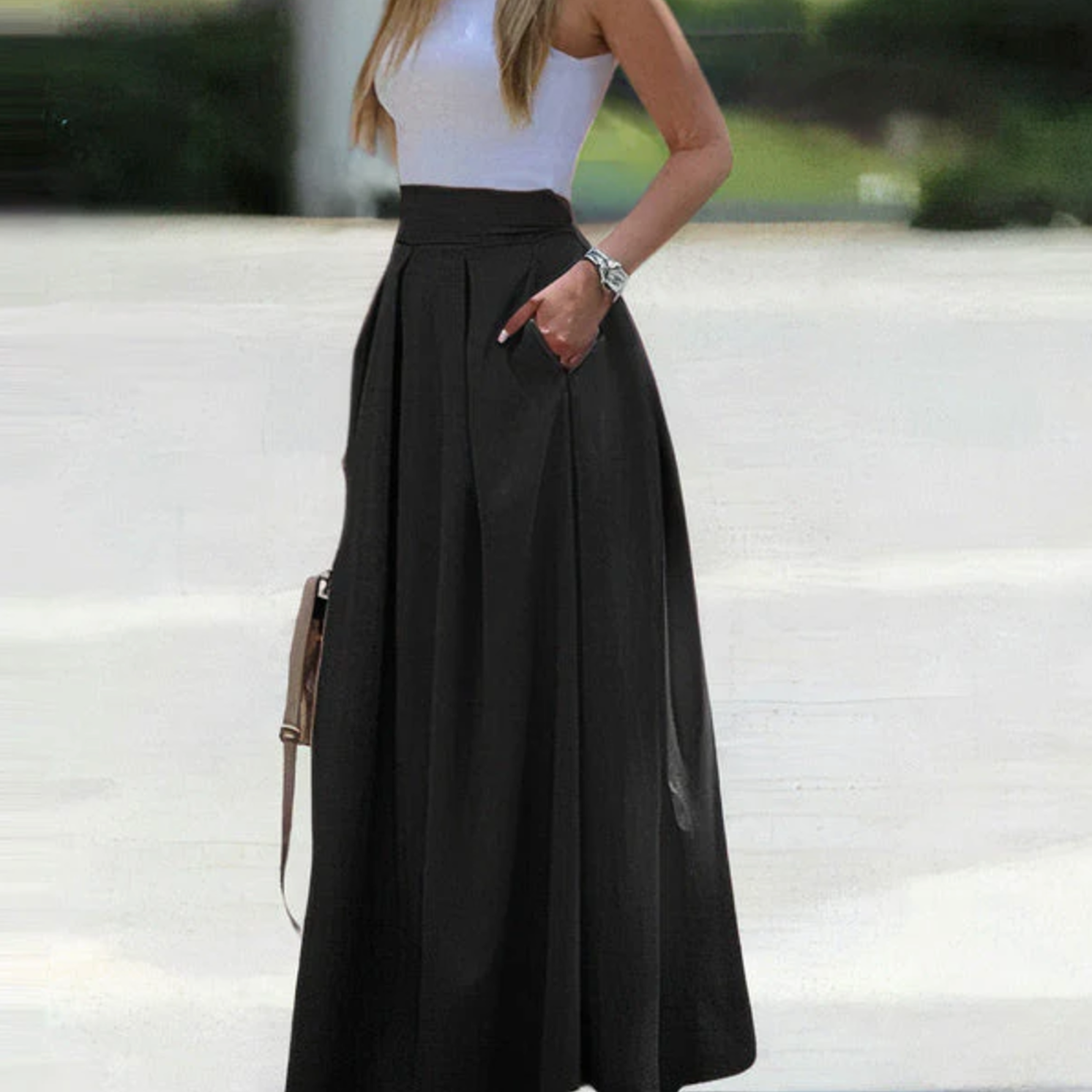Women's pleated maxi skirt