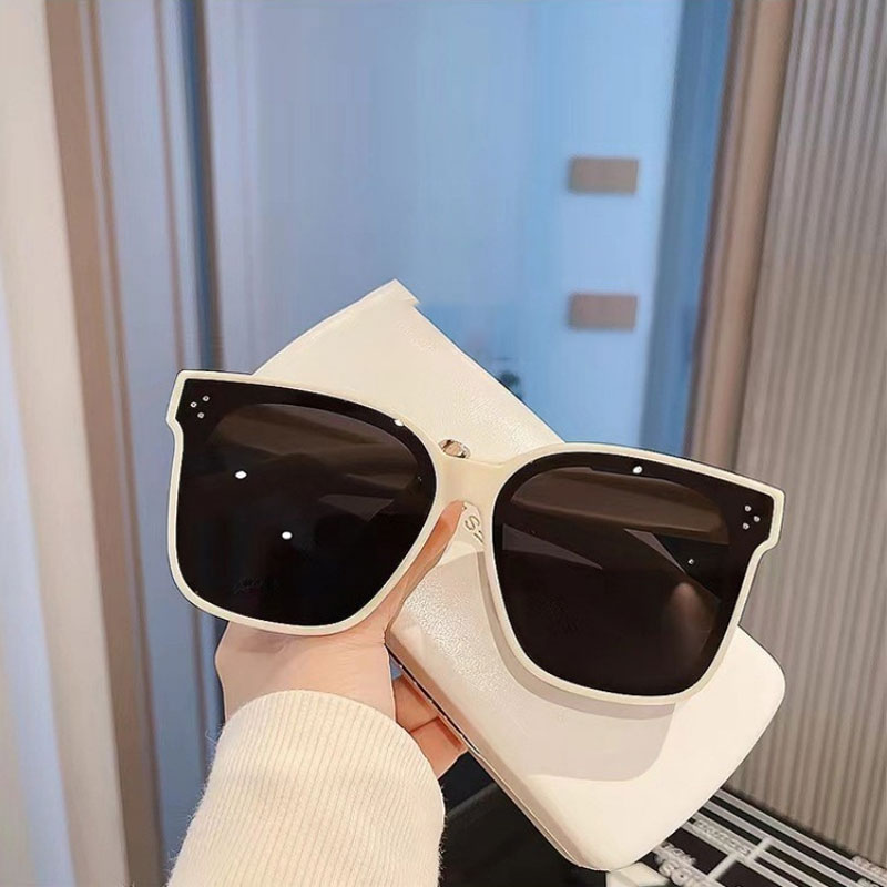 Women's polarized TAC-lens sunglasses