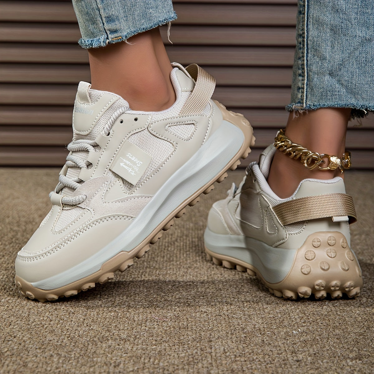 Women's soft-sole lace-up trainers