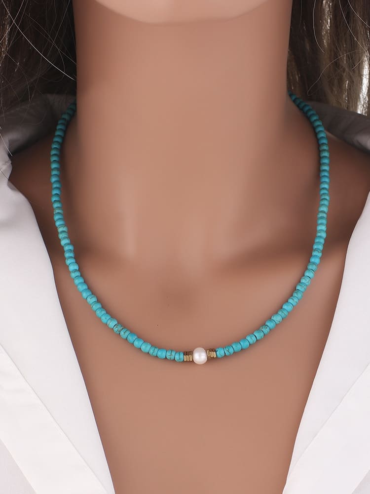 Women's turquoise and pearl beaded necklace