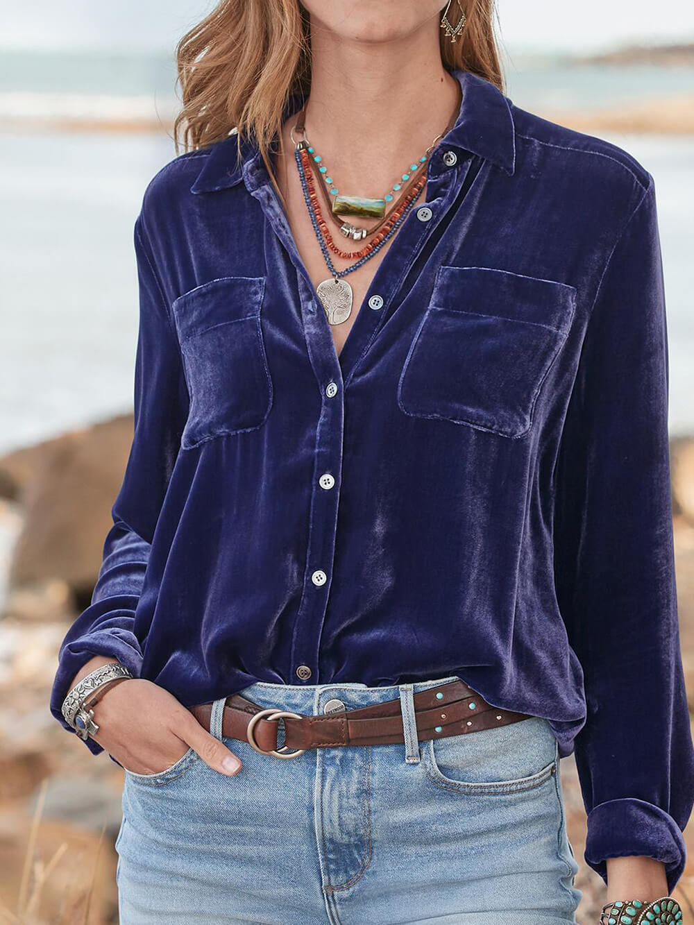 Women's velvet lapel collar shirt with long sleeves