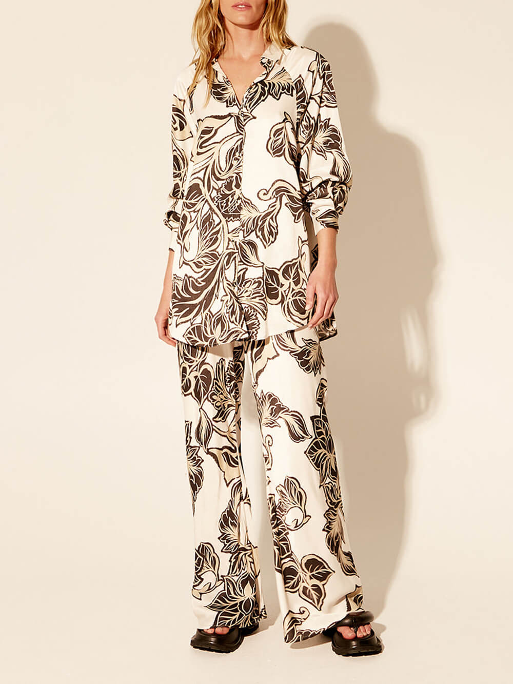 Women's White Floral Elastic-Waist Wide-Leg Trousers — front view