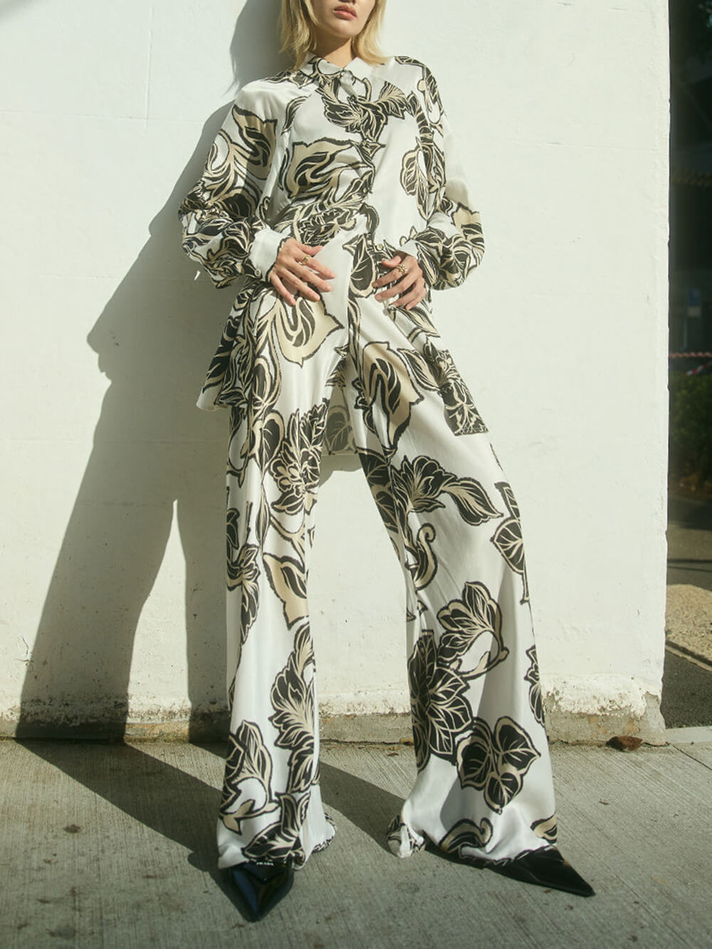 Women's White Floral Elastic-Waist Wide-Leg Trousers — side view