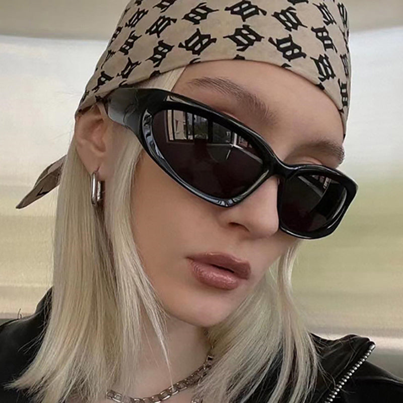 Women's Y2K shield-style sunglasses