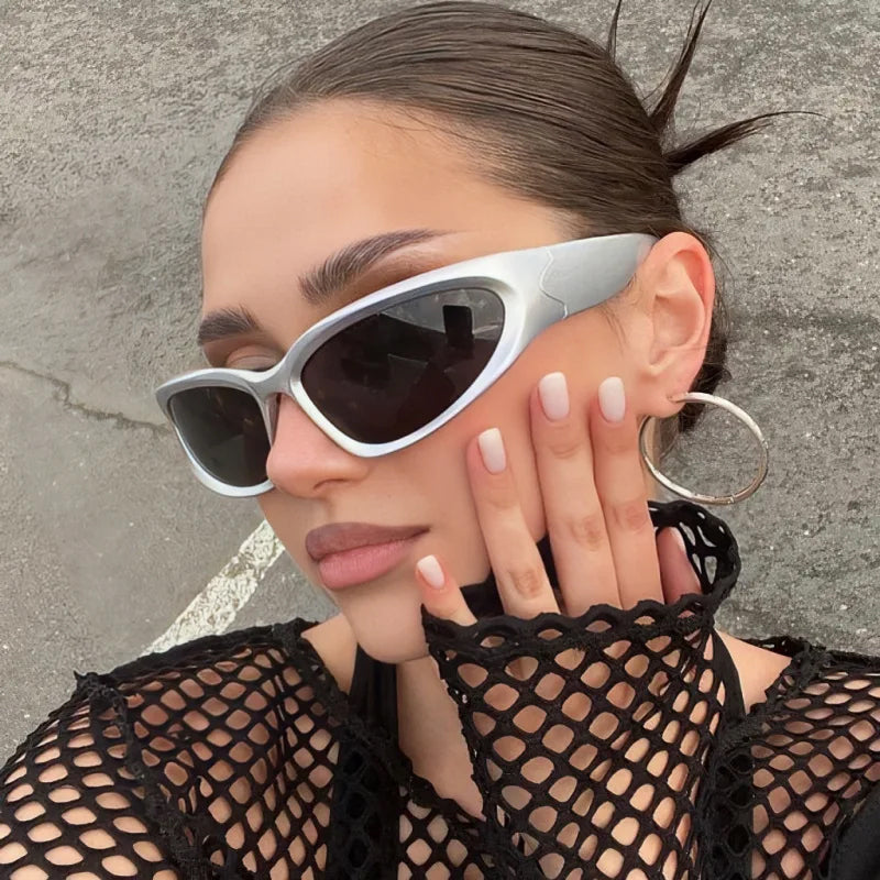 Women's Y2K shield-style sunglasses